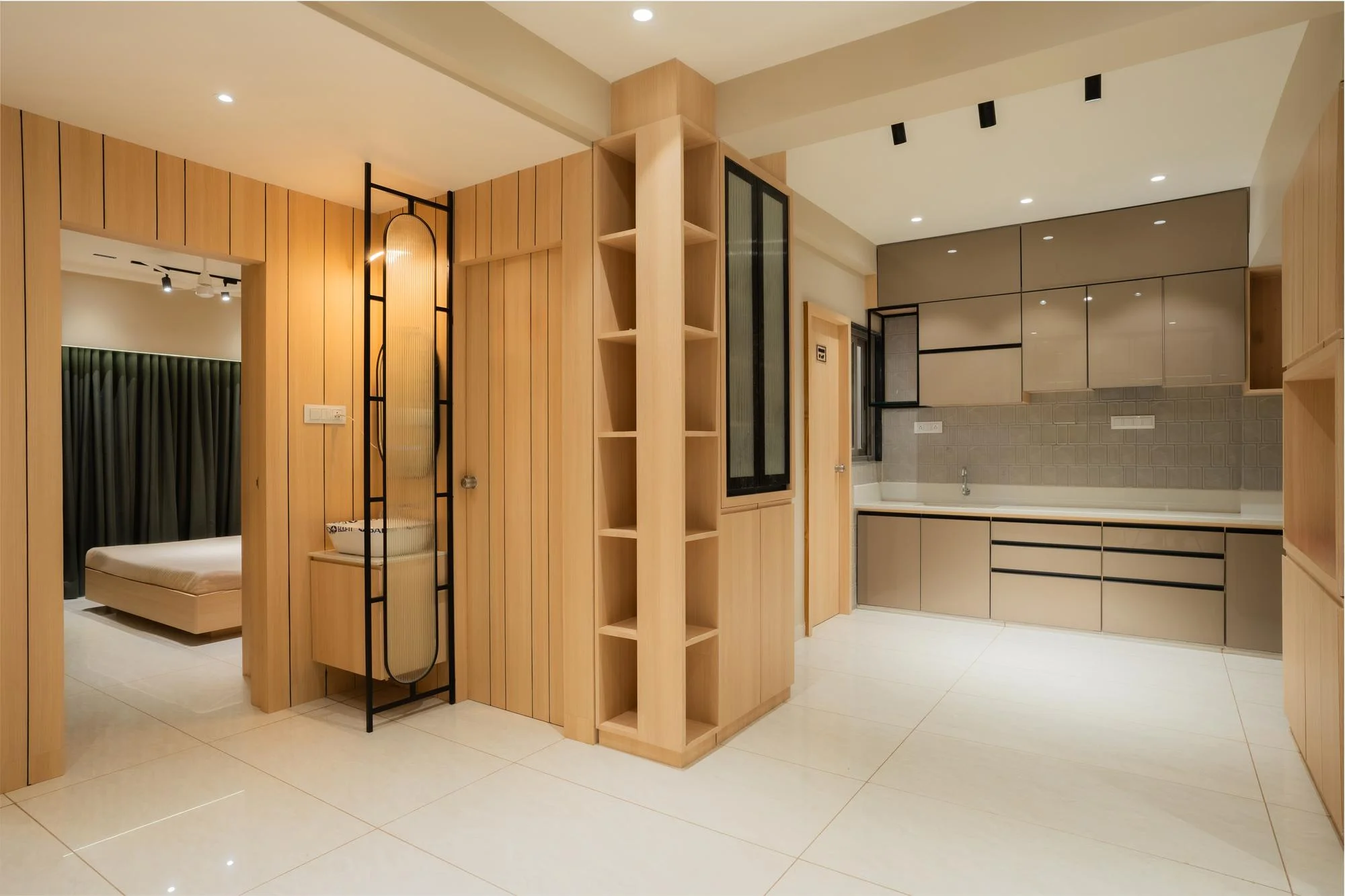 UNIQUE Closets NEW f